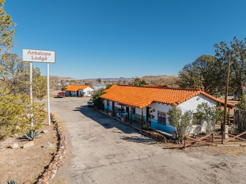 Primary Photo Of 2310 W Highway 90, Alpine Hotel For Sale