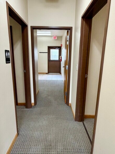 More Photos Of 120 Cole Ave, Pinedale Office For Sale