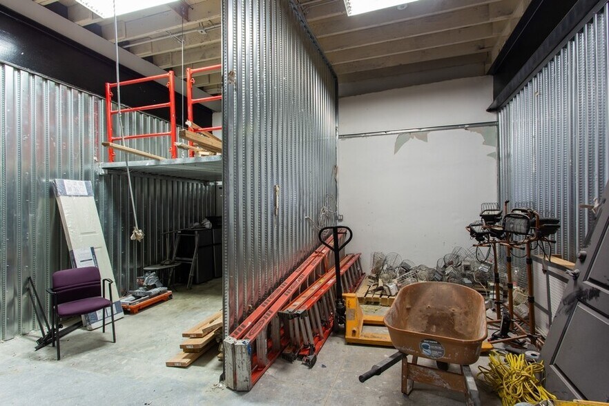 More Photos Of 910 Grand Ave, North Bergen Warehouse For Sale