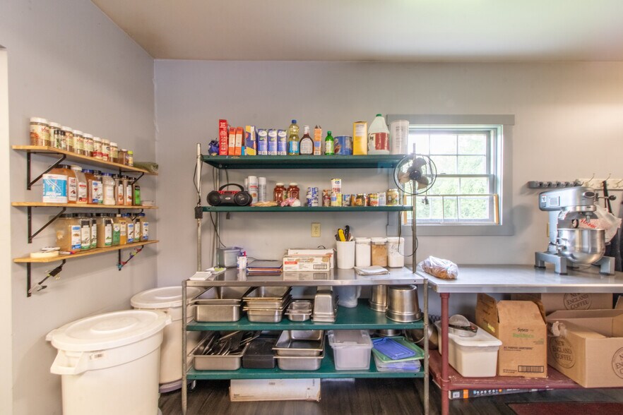 More Photos Of 585 US Route 5, Coventry Specialty For Sale