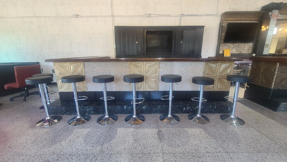 More Photos Of 221 6th St N, Texas City General Retail For Sale