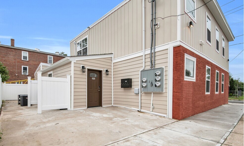 More Photos Of 202 Foundry St, Florence Apartments For Sale