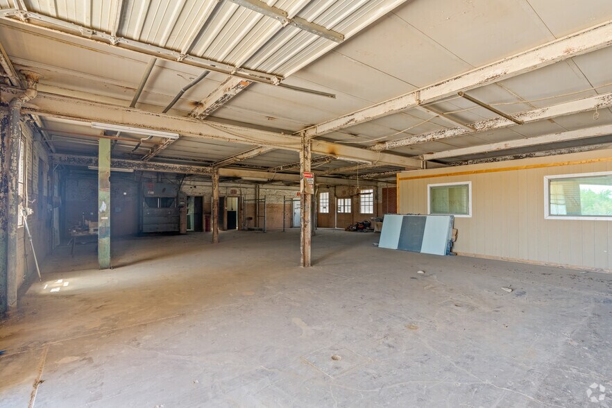 More Photos Of 2419 W Murphy St, Odessa Truck Terminal For Sale