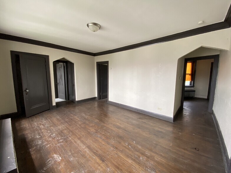 More Photos Of 11343 S King Dr, Chicago Apartments For Sale