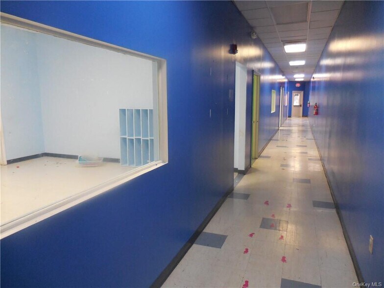 More Photos Of 3054 Us-9w, New Windsor Township Warehouse For Lease