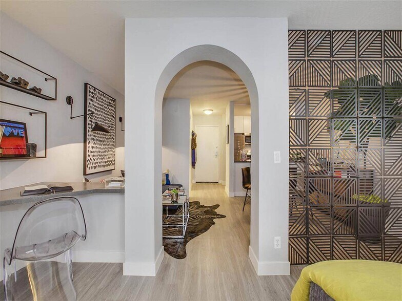 More Photos Of 1745-1750 N Wilcox Ave, Los Angeles Apartments For Sale