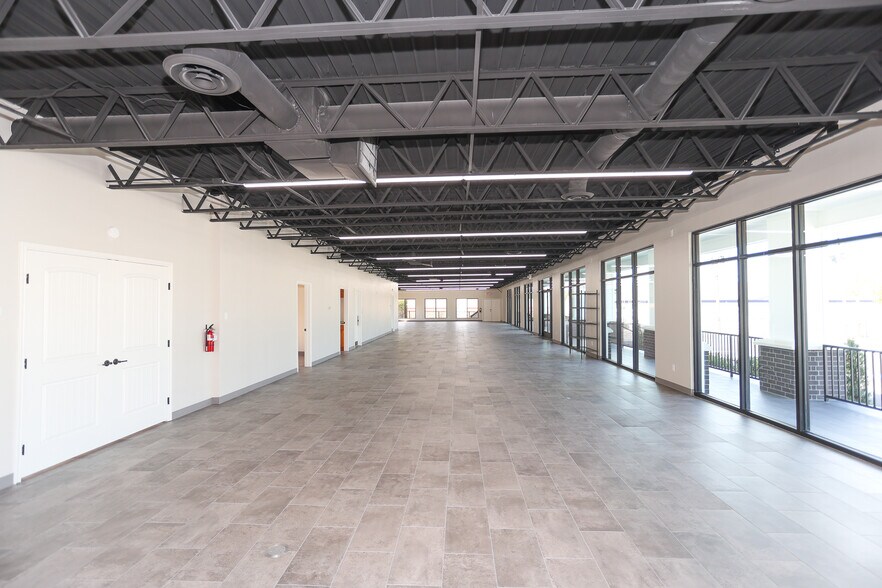 More Photos Of 2121 Timber Lane St, Conroe Storefront Retail Office For Sale