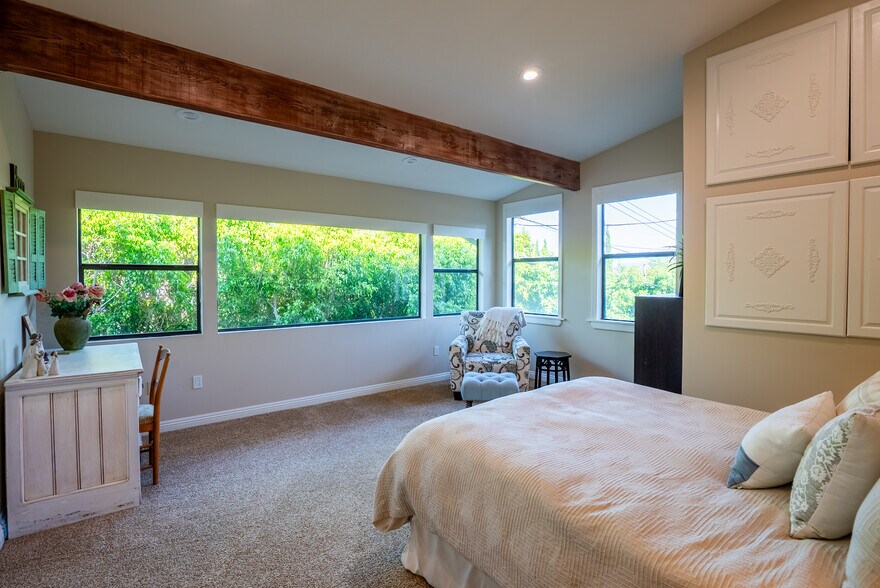 More Photos Of 10845 Meads, Orange Specialty For Sale