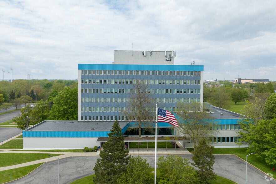 More Photos Of 3556 Lake Shore Rd, Buffalo Office For Sale