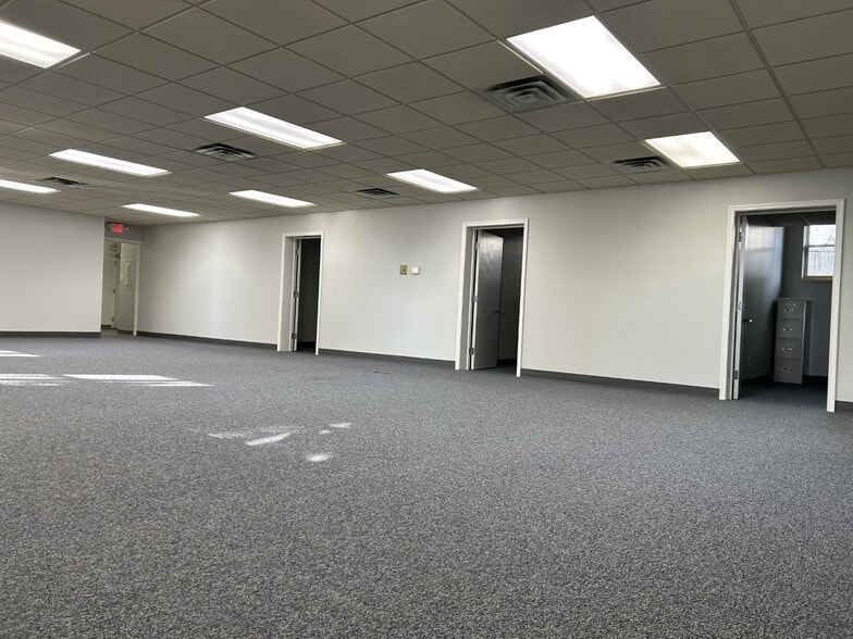 More Photos Of 20789 Harper Ave, Harper Woods Office For Lease