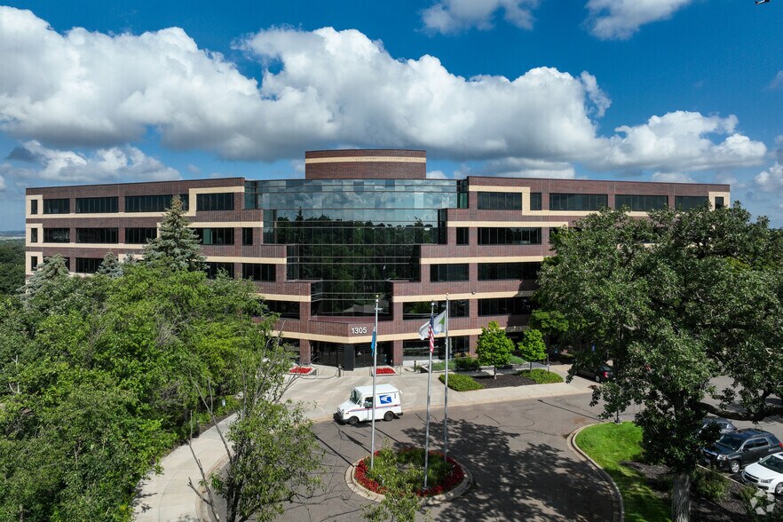 More Photos Of 1305 Corporate Center Dr, Eagan Office For Lease