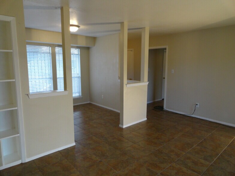 More Photos Of 1620 N Wilmot Rd, Tucson Apartments For Sale
