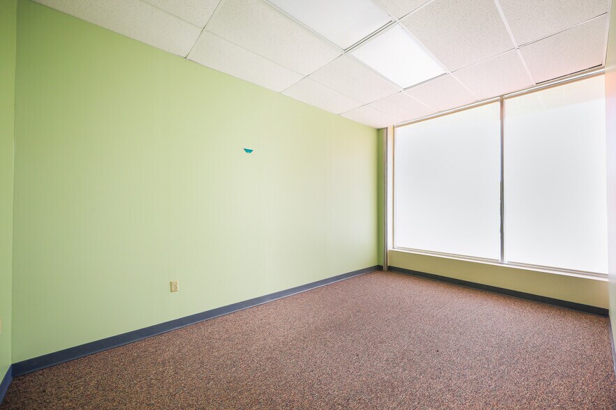 More Photos Of 2052-2070 Romig Rd, Akron Storefront For Sale