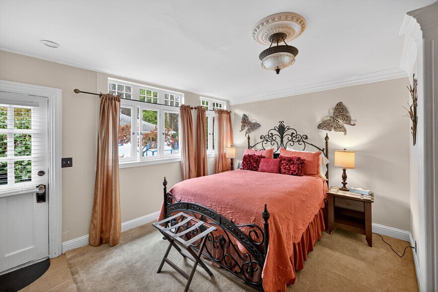 More Photos Of 620 El Salto Dr, Capitola Hospitality For Sale