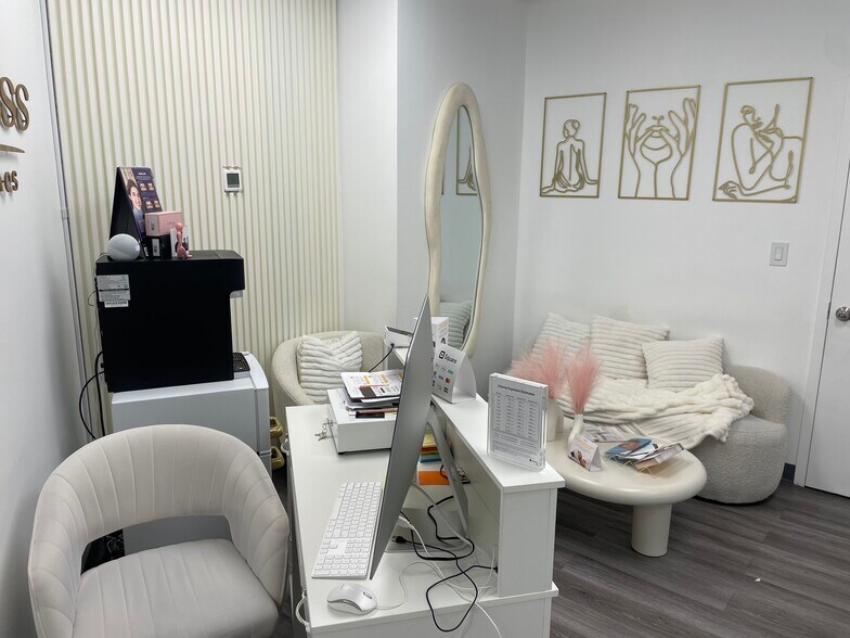 More Photos Of 3626-3628 E Tremont Ave, Bronx Medical For Lease