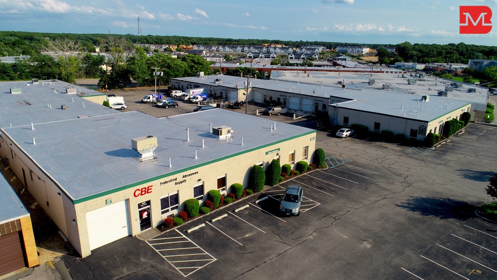 More Photos Of 14-38 East Mall, Plainview Warehouse For Lease