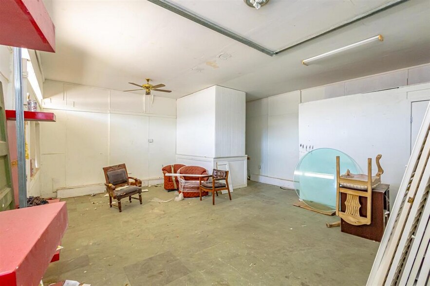 More Photos Of 1801 San Bernardo Ave, Laredo General Retail For Sale