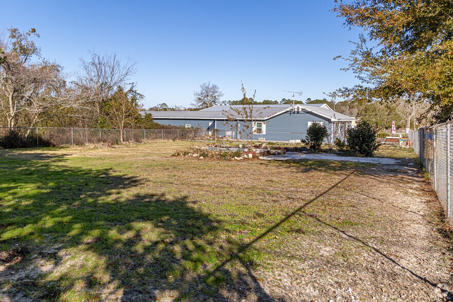 More Photos Of 2713 & 2717 15th Ave, Gulfport Light Distribution For Sale