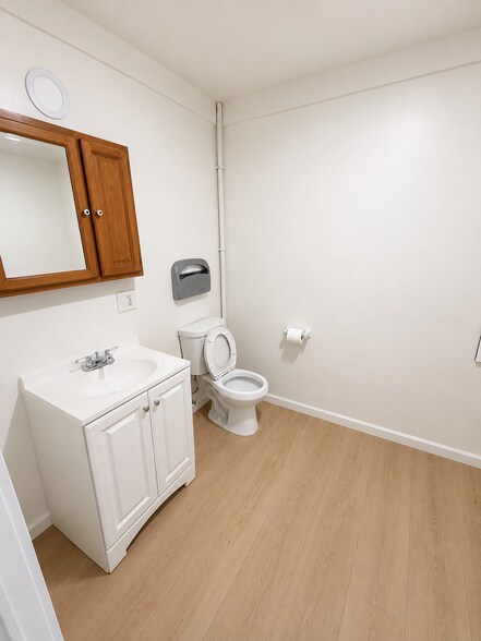 More Photos Of 2865-2875 W 7th St, Los Angeles General Retail For Lease