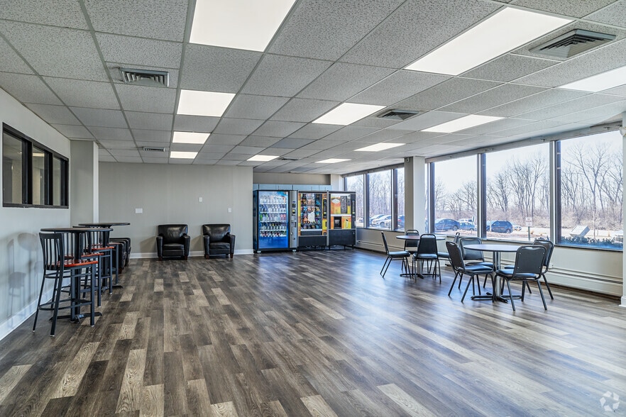 More Photos Of 26300 Euclid Ave, Cleveland Office For Lease