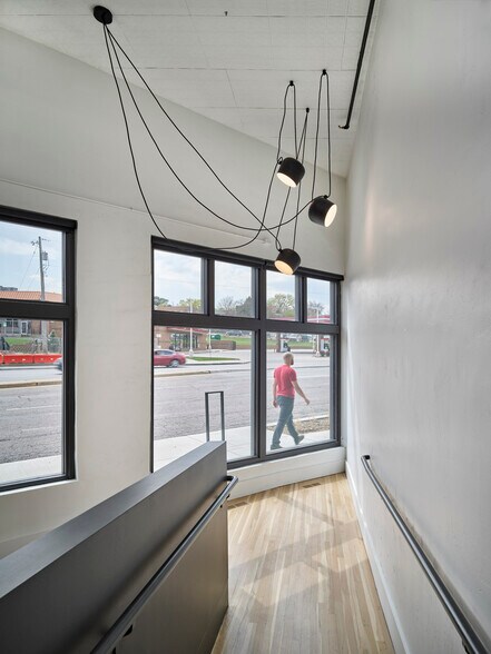 More Photos Of 1201 Keosauqua Way, Des Moines Office For Lease