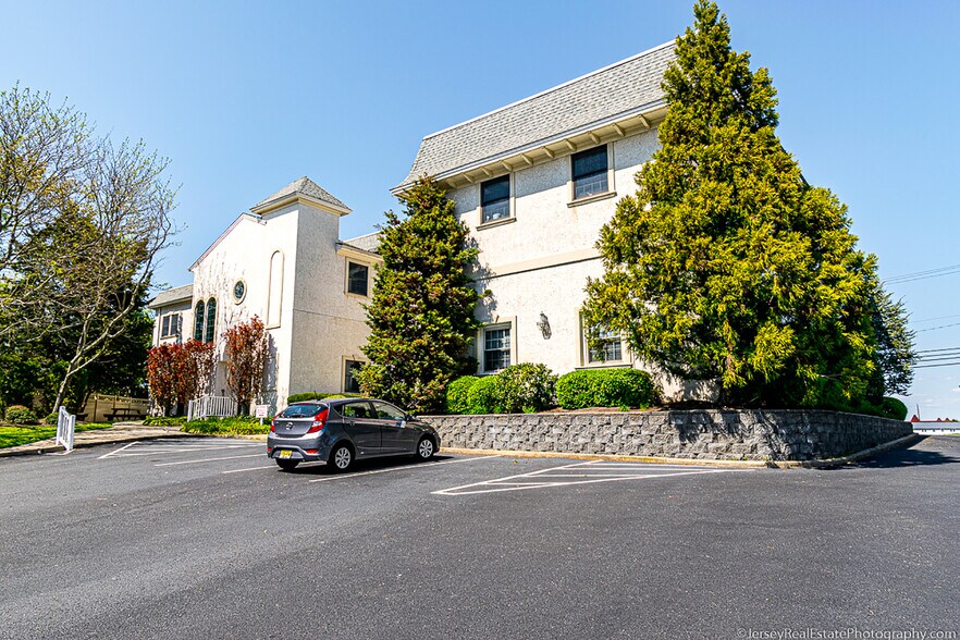 More Photos Of 110 Harbor Ln, Somers Point Medical For Sale