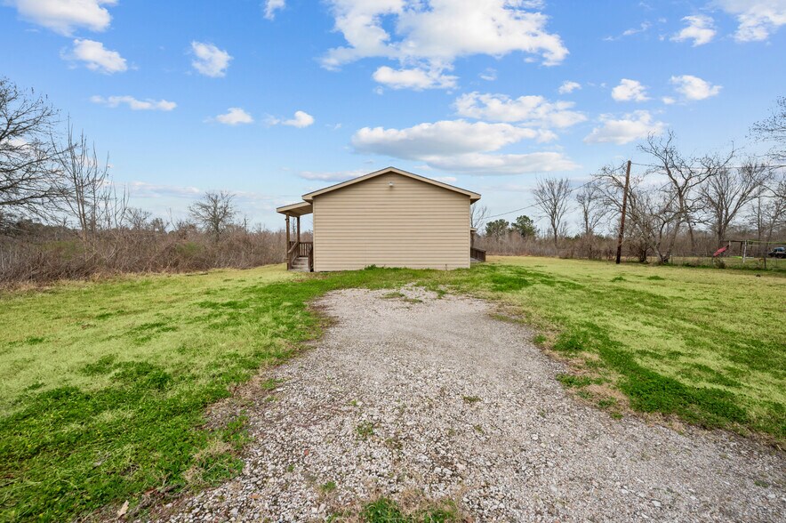 More Photos Of 1208 W Clayton St, Dayton Medical For Sale