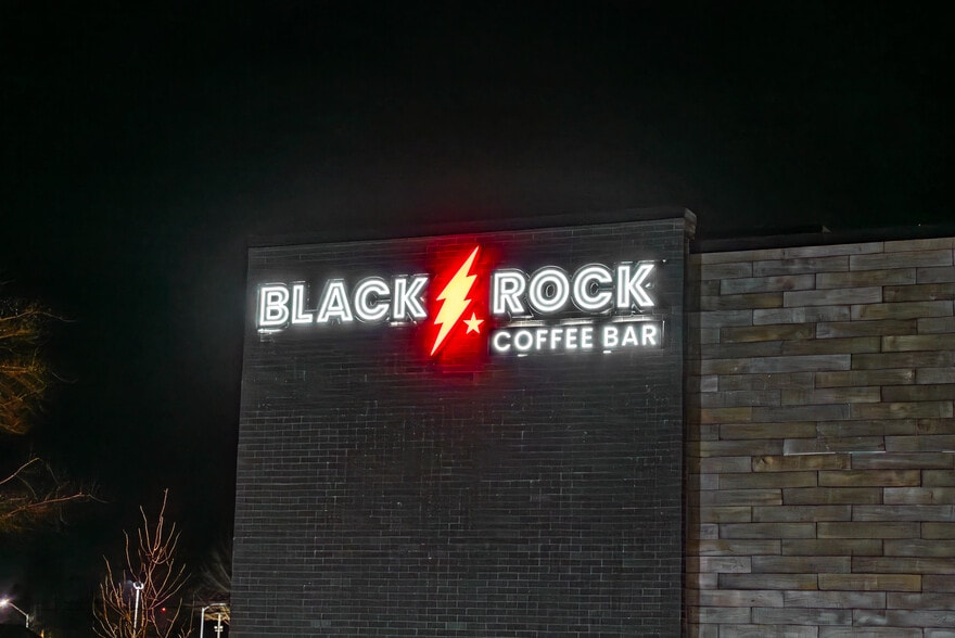 More Photos Of 1320 W 7th Ave, Eugene Convenience Store For Sale