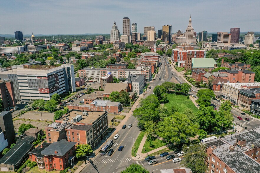 More Photos Of 29 Main St, Hartford Office Residential For Sale
