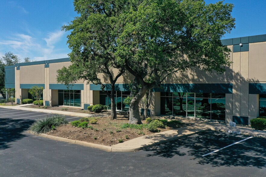 More Photos Of 5730 Northwest Pky, San Antonio Research And Development For Lease