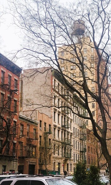 More Photos Of 225 E 21ST St, New York Apartments For Lease