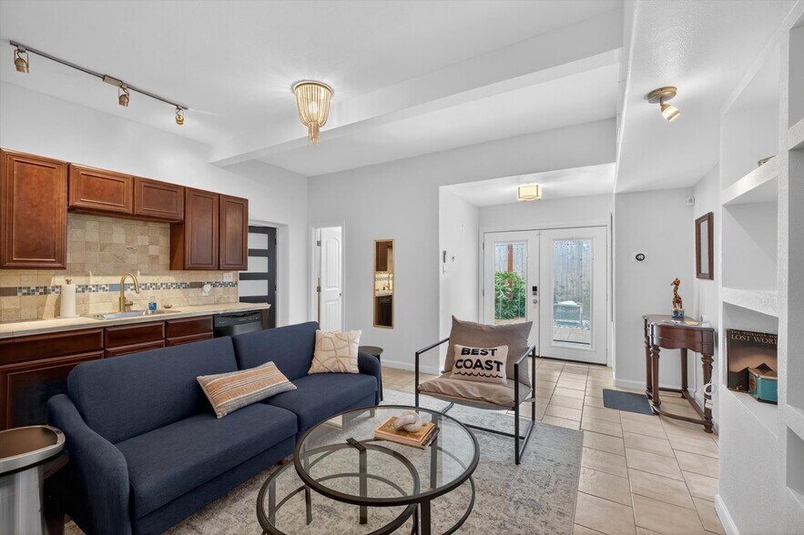 More Photos Of 2217 Sealy St, Galveston Office Residential For Sale