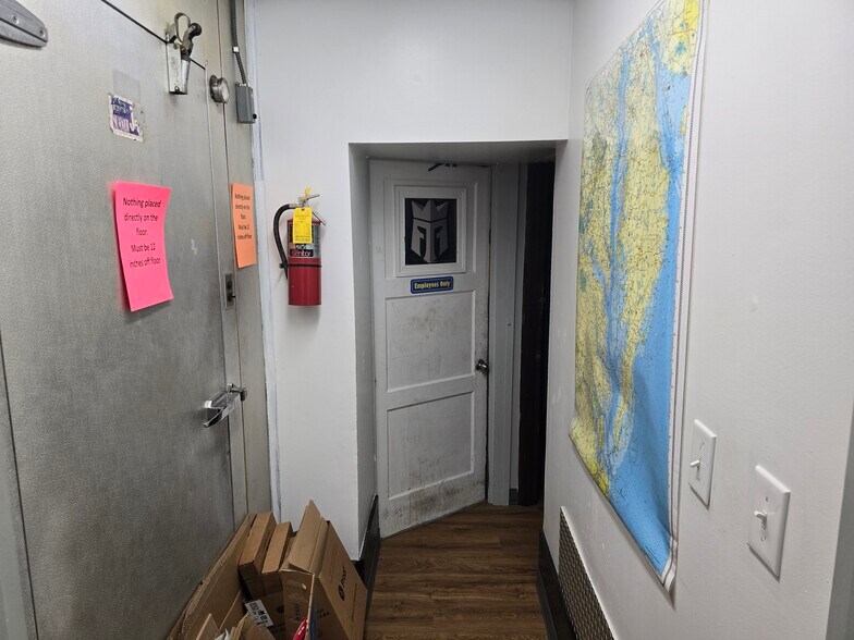 More Photos Of 20835 Nanticoke Rd, Bivalve Convenience Store For Sale