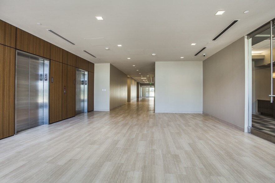 More Photos Of 6161 N State Highway 161, Irving Medical For Lease