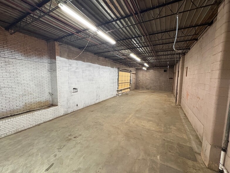 More Photos Of 5909 E 15th St, Tulsa Manufacturing For Sale