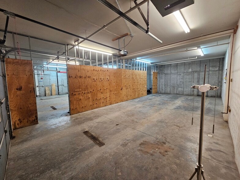 More Photos Of 820 N Concord St, South Saint Paul Light Distribution For Lease