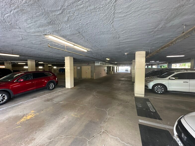 More Photos Of 4084 University Dr, Fairfax Office For Sale