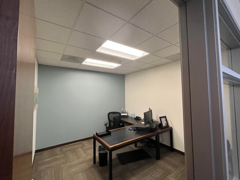 More Photos Of 990 Reserve Dr, Roseville Office For Sale