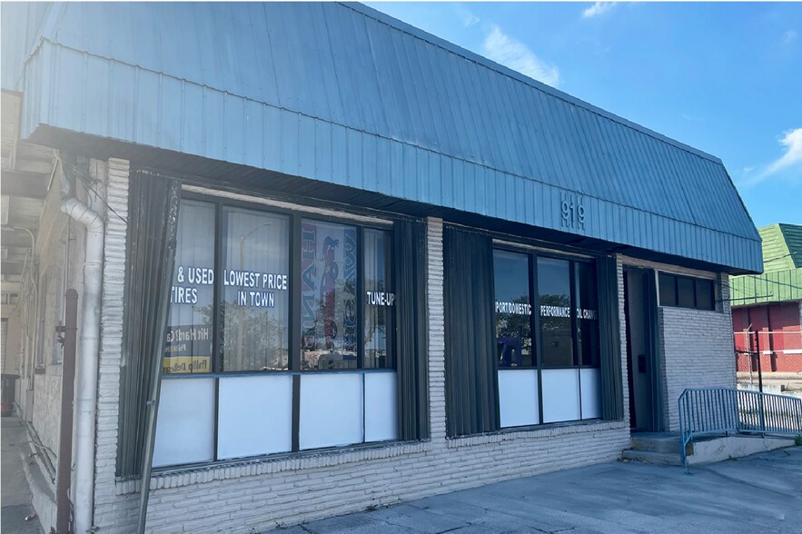 Primary Photo Of 919 N US Highway 1, Fort Pierce Auto Repair For Lease