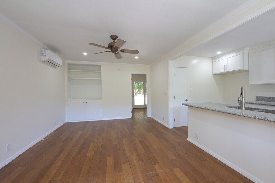 More Photos Of 2592 N Beachwood Dr, Los Angeles Multifamily For Sale