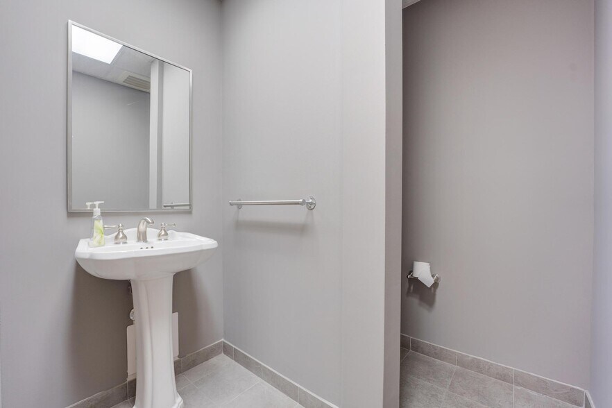 More Photos Of 6775 NW 15th Ave, Fort Lauderdale Warehouse For Sale