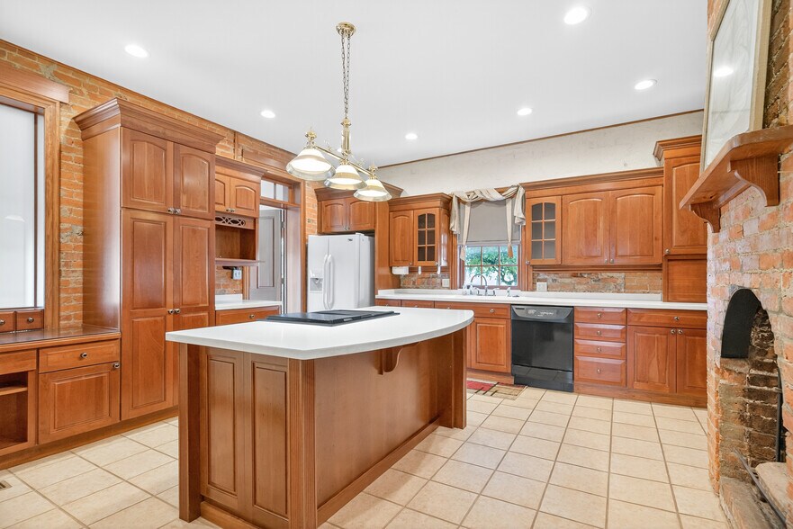 More Photos Of 1441 Saint Marys Ave, Sidney Office For Sale