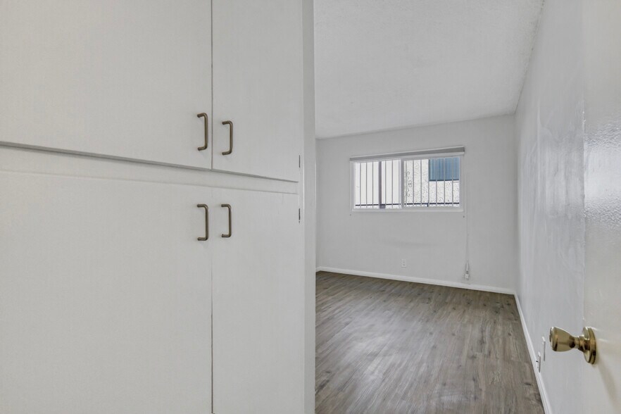 More Photos Of 12256 Riverside Dr, Valley Village Apartments For Sale