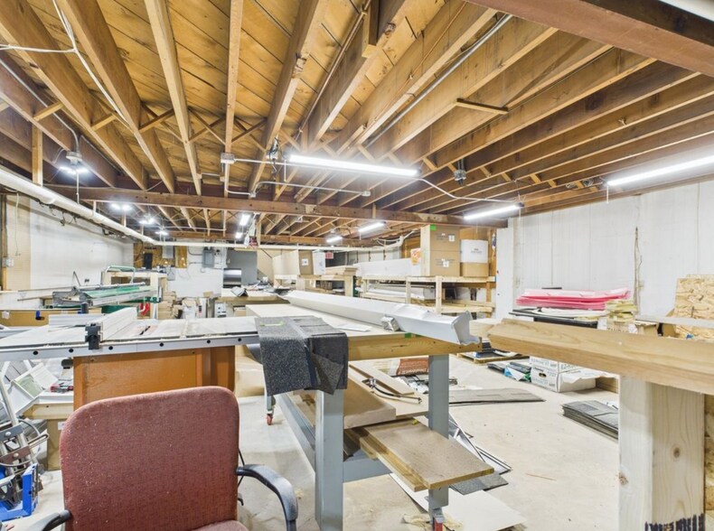 More Photos Of 415 W Wisconsin Ave, Appleton General Retail For Sale