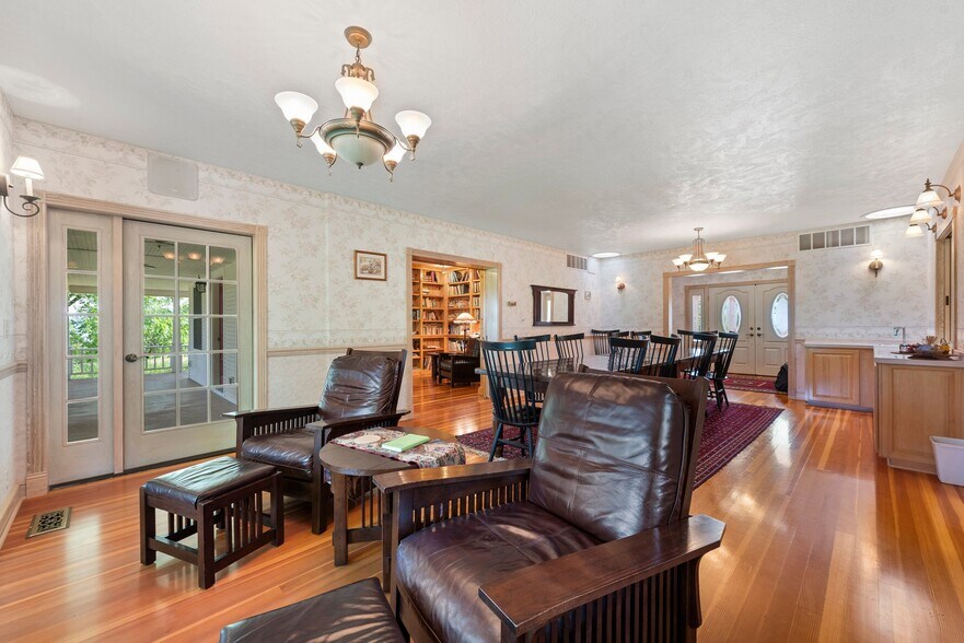 More Photos Of 48212 Clear Creek Rd, Halfway Hospitality For Sale