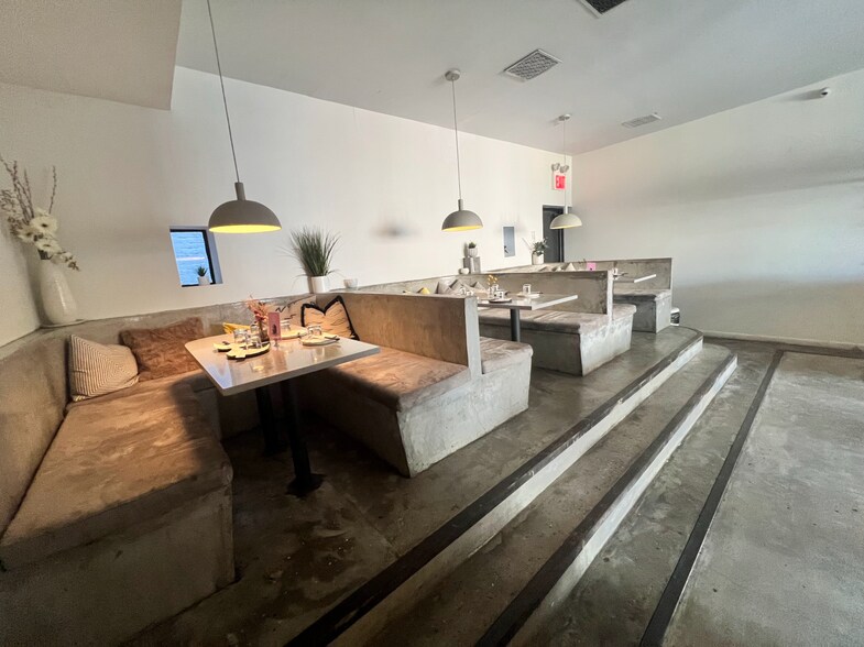 More Photos Of 146 Metropolitan Ave, Brooklyn Restaurant For Lease