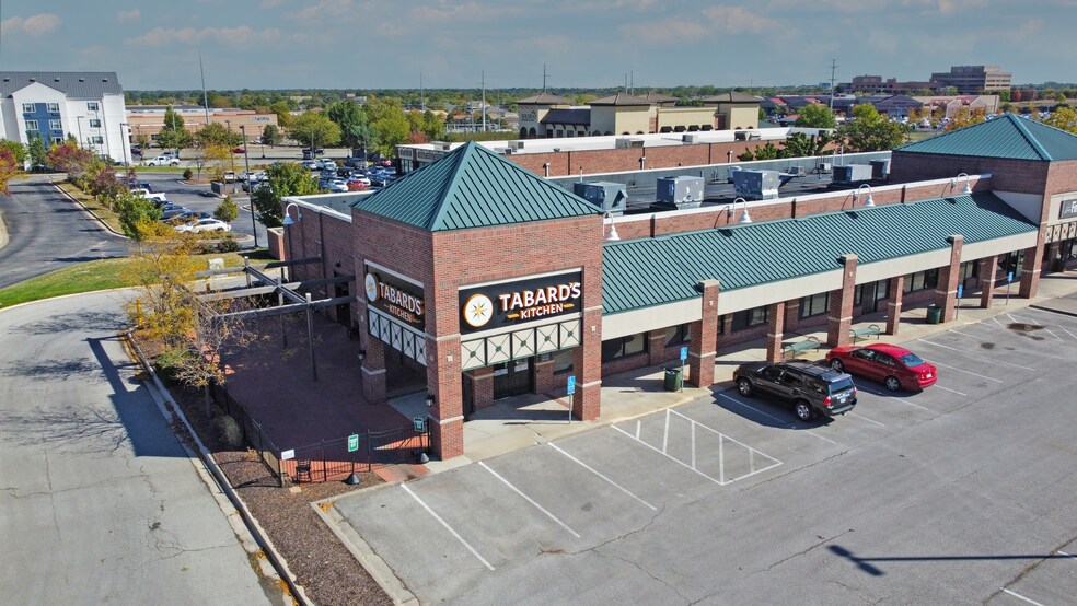 More Photos Of 7541-7579 W 119th St, Overland Park Unknown For Lease