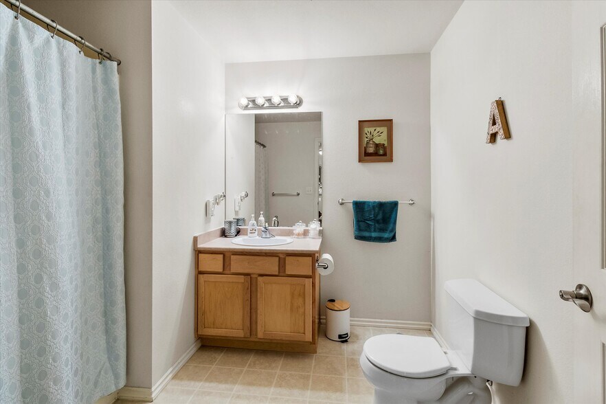 More Photos Of 344 E Bellis Fair Pky, Bellingham Apartments For Sale