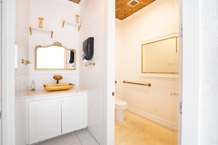 More Photos Of 577 Lafayette Ave, Brooklyn Storefront Retail Residential For Lease