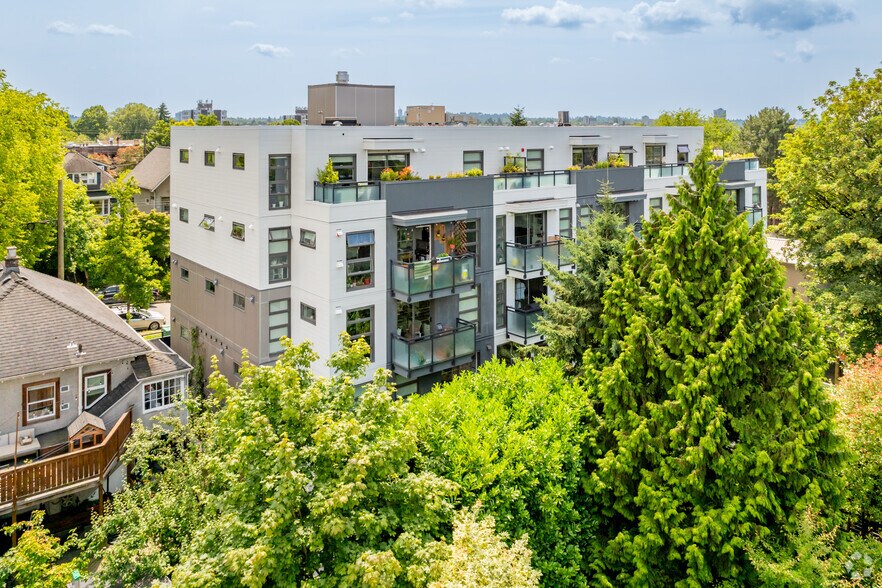 More Photos Of 1551 Grant St, Vancouver Apartments For Sale